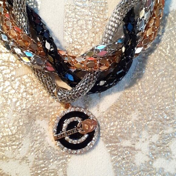 CHUNKY Layered Art Necklace COCO Pendent Black & Gold Chains Thick Chains Bling - Picture 2 of 8